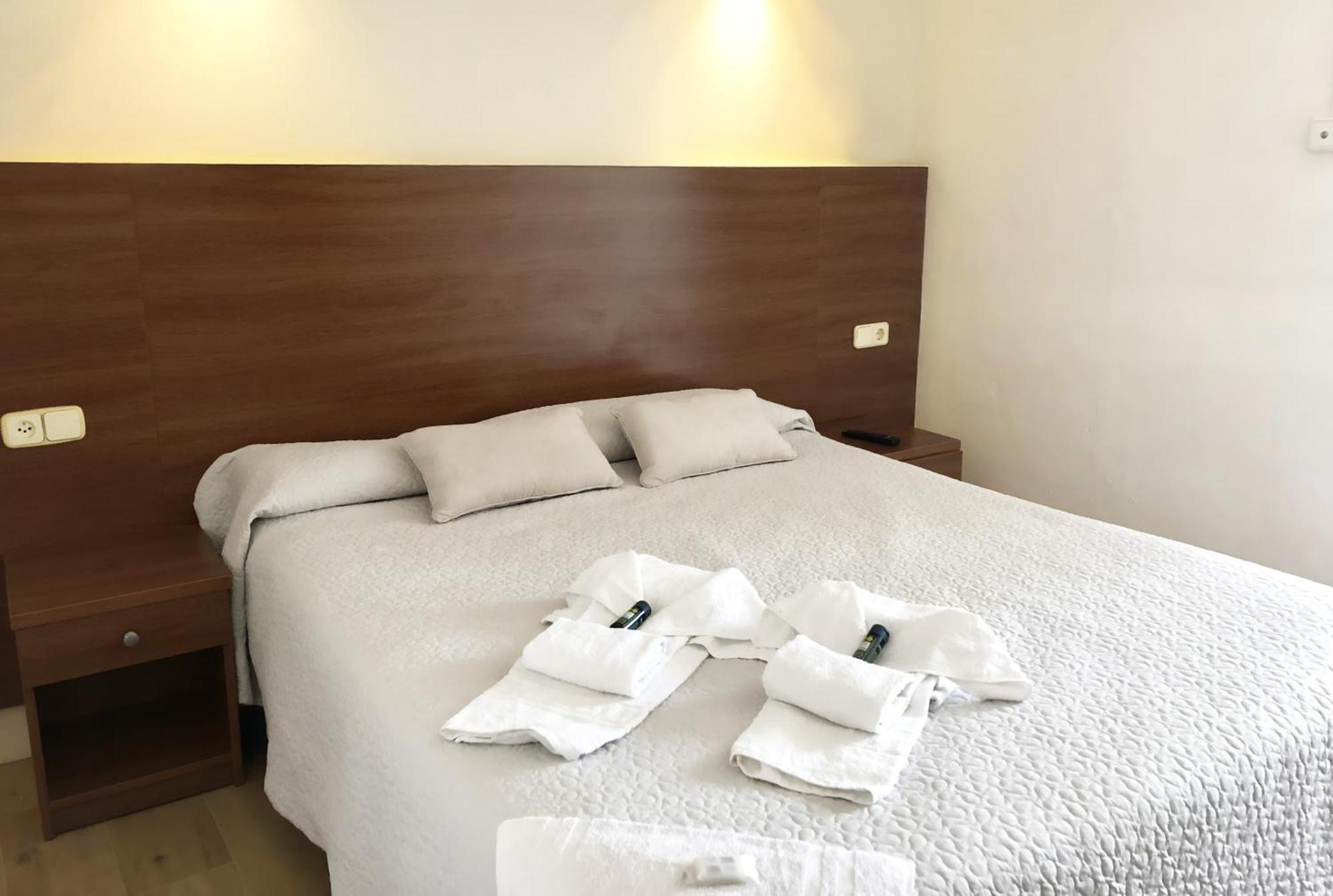 Hotel Medium Montecarlo Palafrugell Kamer foto