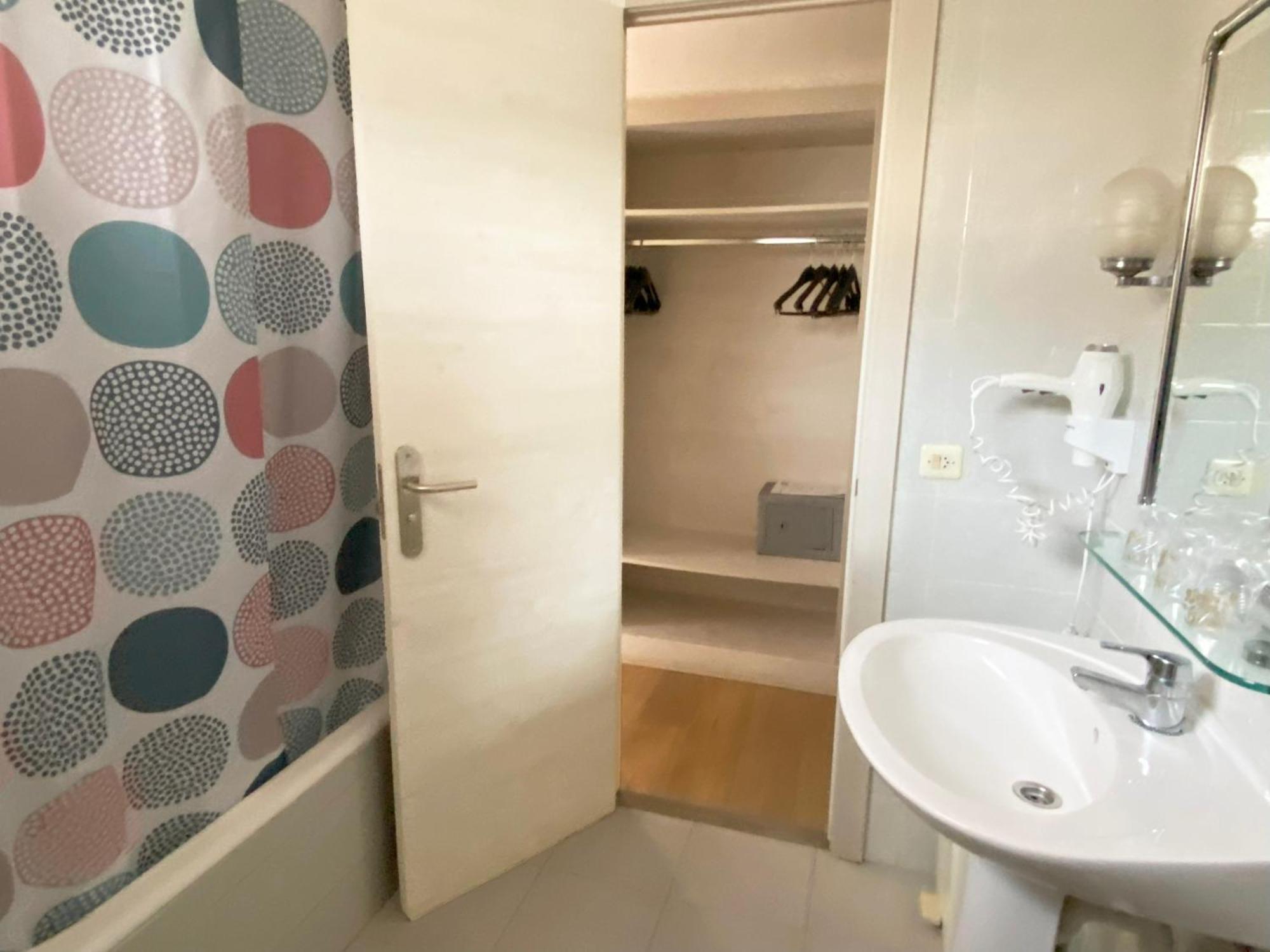 Hotel Medium Montecarlo Palafrugell Kamer foto