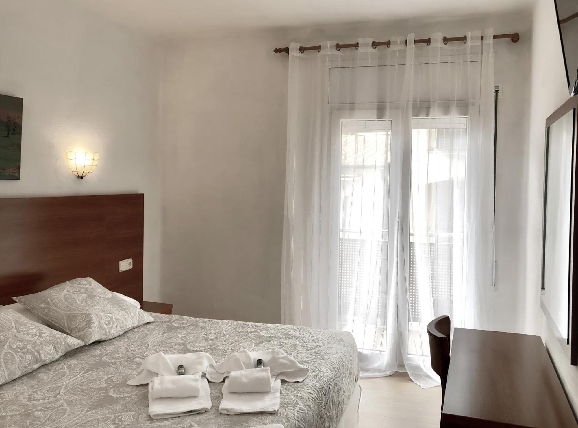 Hotel Medium Montecarlo Palafrugell Kamer foto